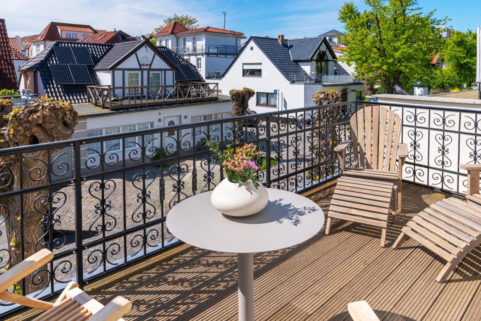 Kapitaenshaus Friedrich Franz - Premium Apartments 200 Meter Vom Strand Und Alten Strom Rostock Eksteriør billede